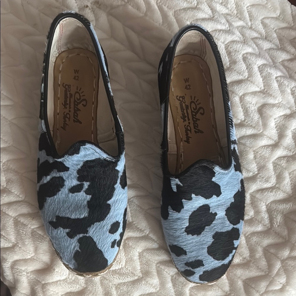 Sabah Black and Blue Flats with Cow Print